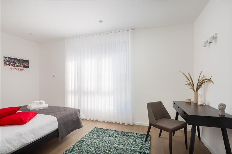 4 Bedroom Villa with Pool near Milna, Brac Island Sleeps 8 