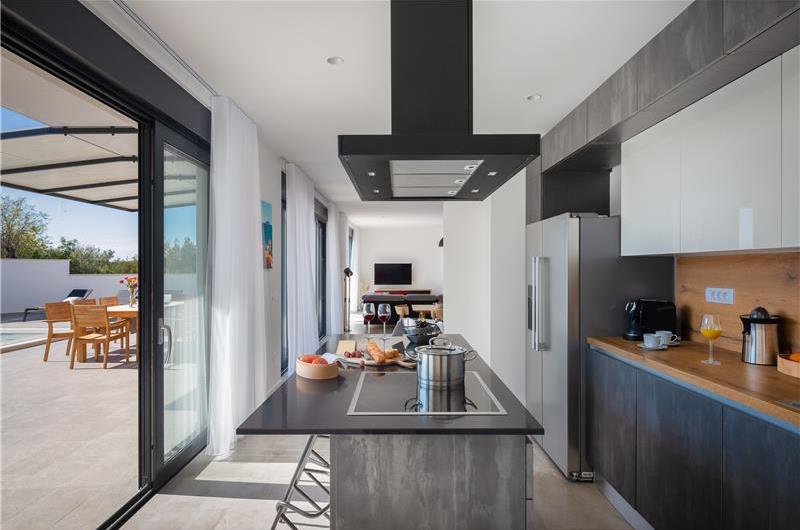 4 Bedroom Villa with Pool near Milna, Brac Island Sleeps 8 