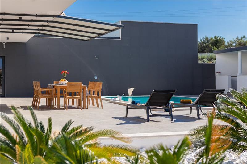 4 Bedroom Villa with Pool near Milna, Brac Island Sleeps 8 
