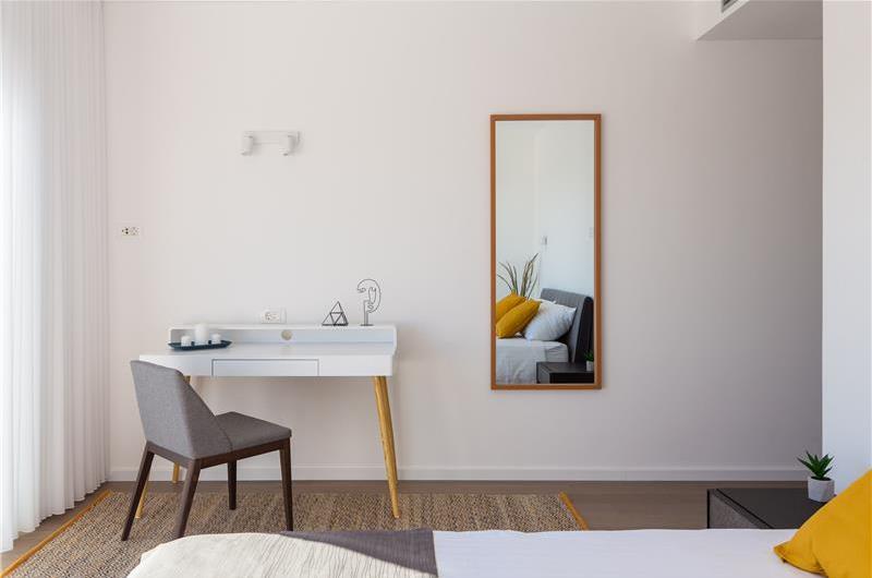 4 Bedroom Villa with Pool near Milna, Brac Island Sleeps 8 