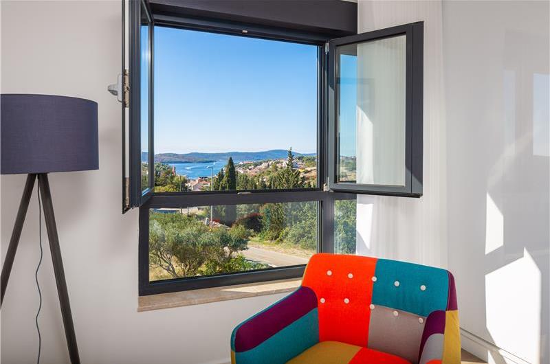 4 Bedroom Villa with Pool near Milna, Brac Island Sleeps 8 