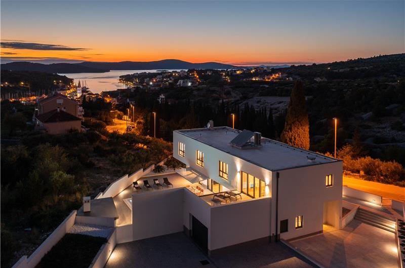 4 Bedroom Villa with Pool near Milna, Brac Island Sleeps 8 