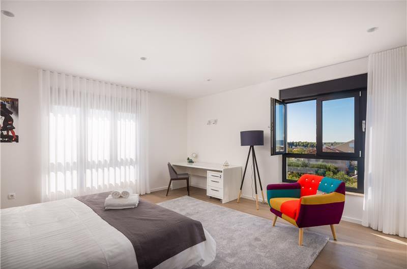 4 Bedroom Villa with Pool near Milna, Brac Island Sleeps 8 