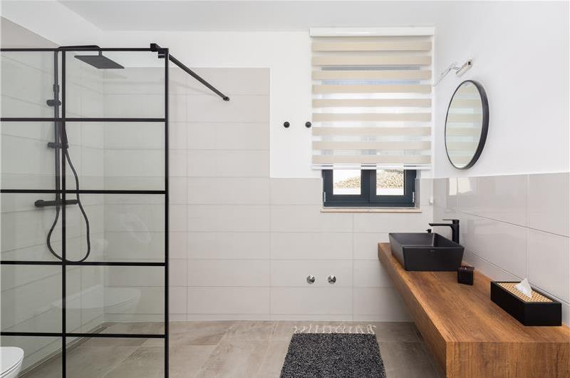 4 Bedroom Villa with Pool near Milna, Brac Island Sleeps 8 