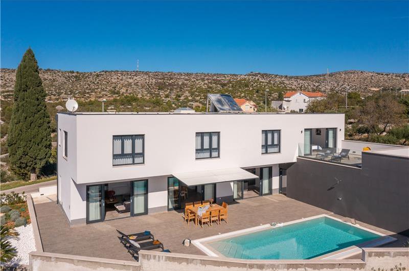 4 Bedroom Villa with Pool near Milna, Brac Island Sleeps 8 