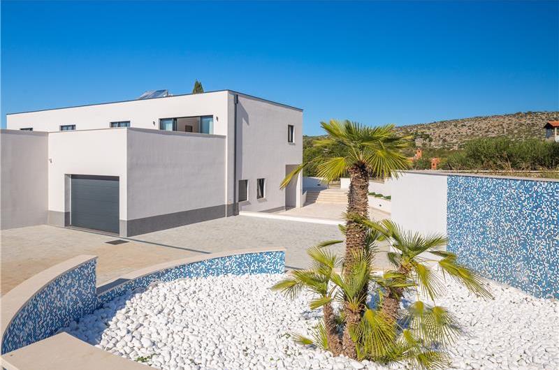 4 Bedroom Villa with Pool near Milna, Brac Island Sleeps 8 