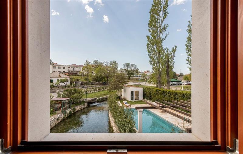Sea-view villa in Split, photograph 5