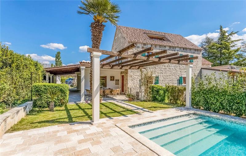 Sea-view villa in Split, photograph 4