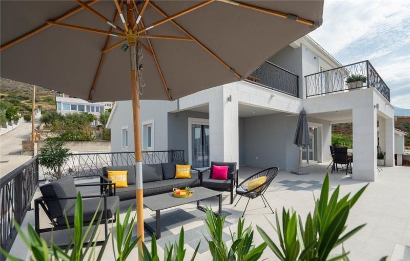 Sea-view villa in Split, photograph 4