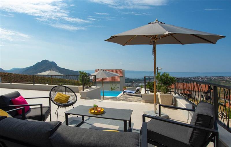 Sea-view villa in Split, photograph 2