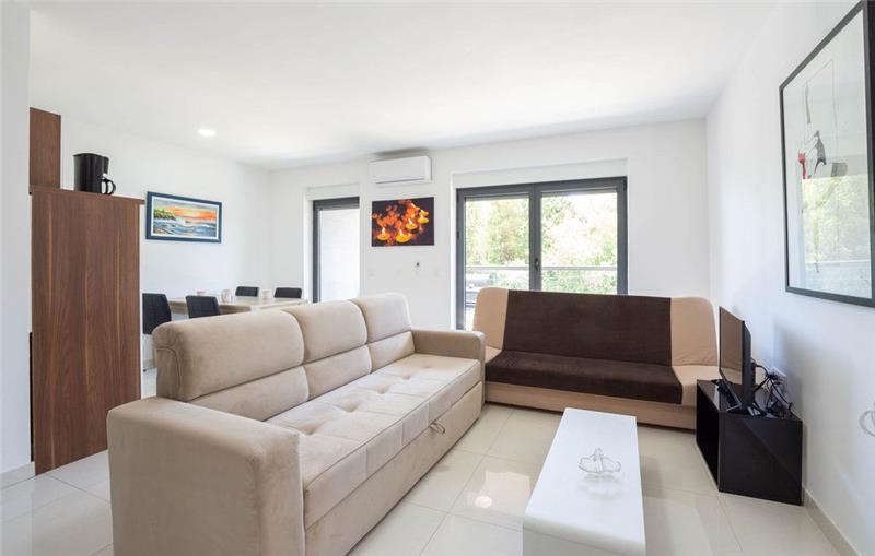 Beachfront villa in Split, photograph 16