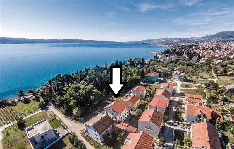 Beachfront villa in Split, photograph 1