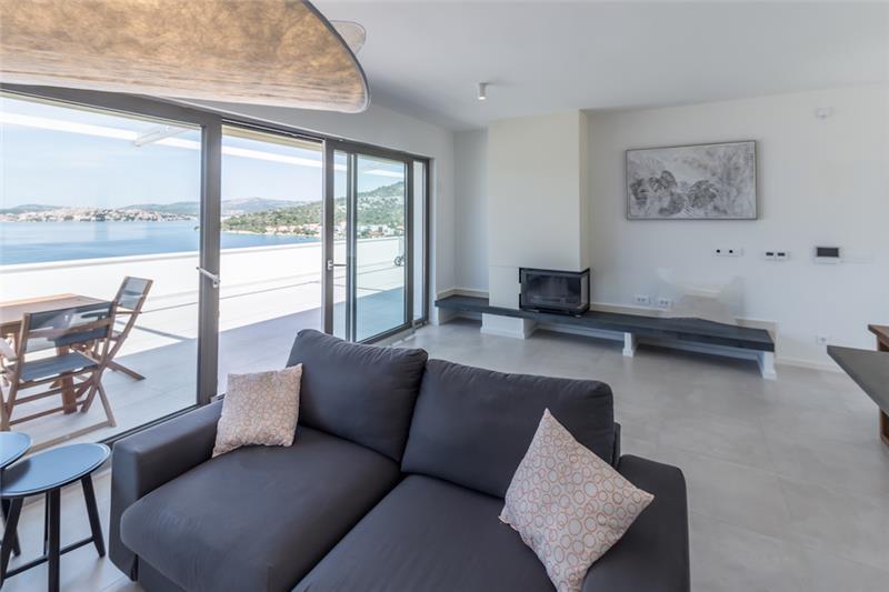 Beachfront villa in Razanj, photograph 15