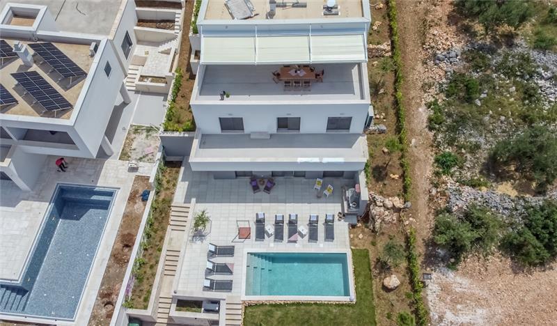 Beachfront villa in Razanj, photograph 2
