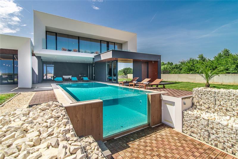 Sea-view villa in Liznjan, photograph 22