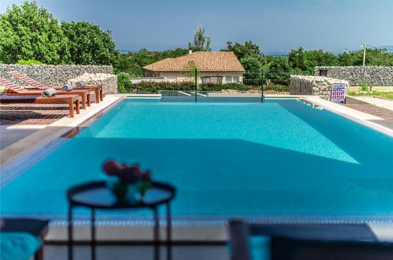 4 Bedroom Istrian Villa with heated pool and distant sea view near Pula sleeps 8