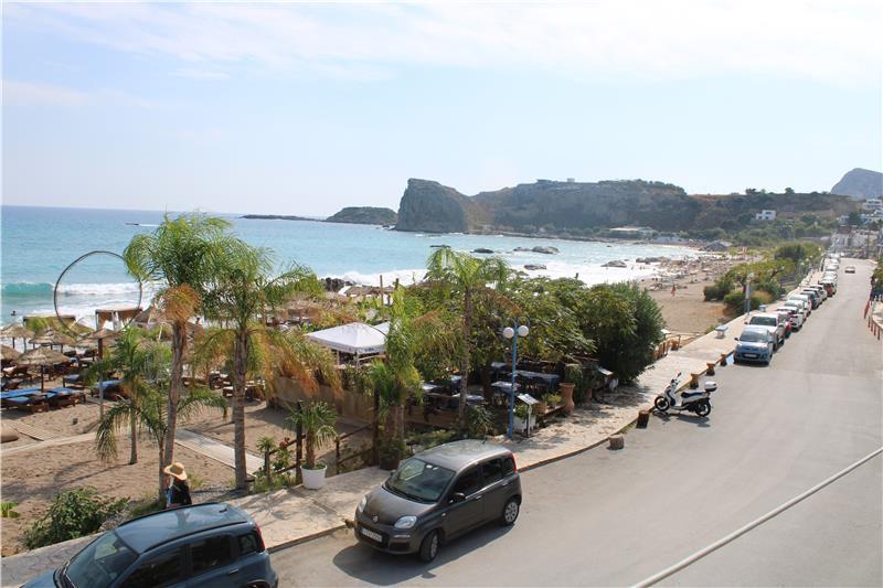 Beachfront villa in Rhodes, photograph 6