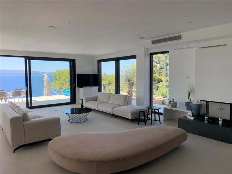 Beachfront villa in Brela, photograph 7