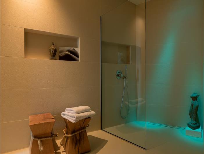 Luxury 6 Bedroom Brac Island Beach Front Villa With Heated Infinity Pool and lift near Sumartin sleeps 12