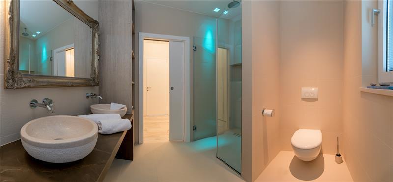 Luxury 6 Bedroom Brac Island Beach Front Villa With Heated Infinity Pool and lift near Sumartin sleeps 12