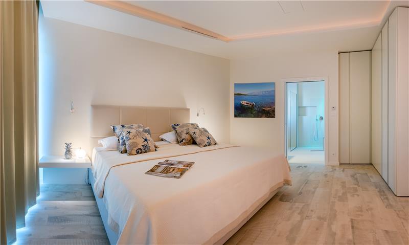 Luxury 6 Bedroom Brac Island Beach Front Villa With Heated Infinity Pool and lift near Sumartin sleeps 12