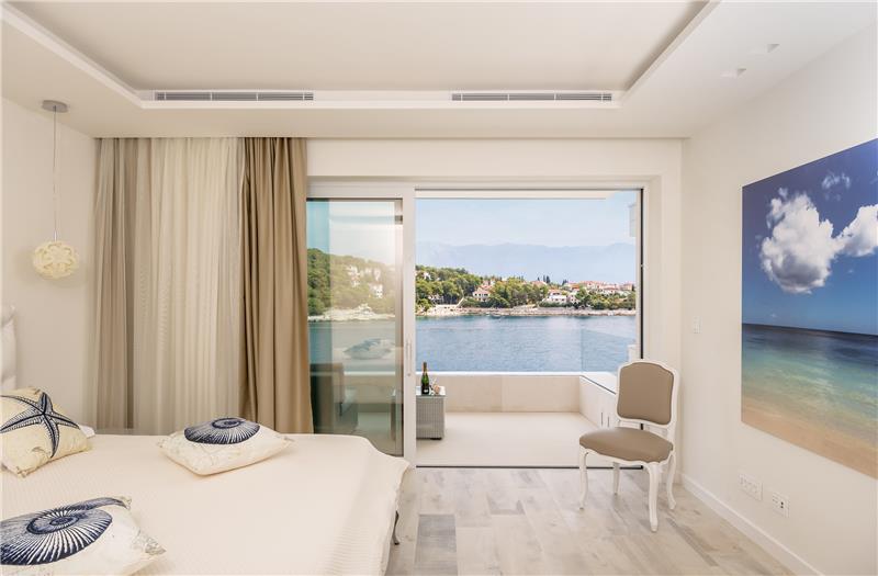 Luxury 6 Bedroom Brac Island Beach Front Villa With Heated Infinity Pool and lift near Sumartin sleeps 12