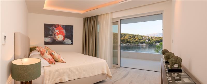 Luxury 6 Bedroom Brac Island Beach Front Villa With Heated Infinity Pool and lift near Sumartin sleeps 12