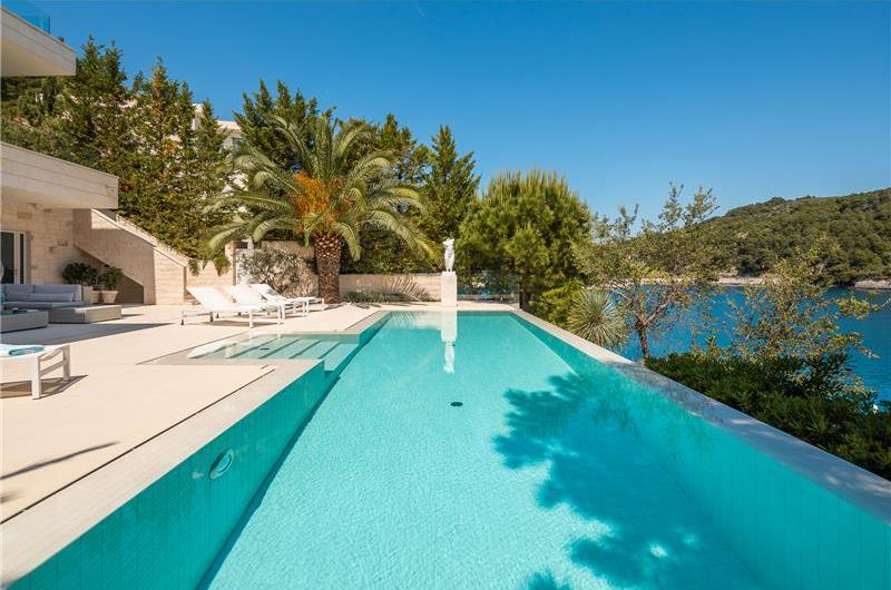 Luxury 6 Bedroom Brac Island Beach Front Villa With Heated Infinity Pool and lift near Sumartin sleeps 12