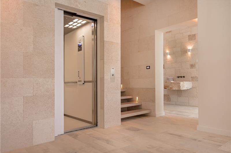 Luxury 6 Bedroom Brac Island Beach Front Villa With Heated Infinity Pool and lift near Sumartin sleeps 12