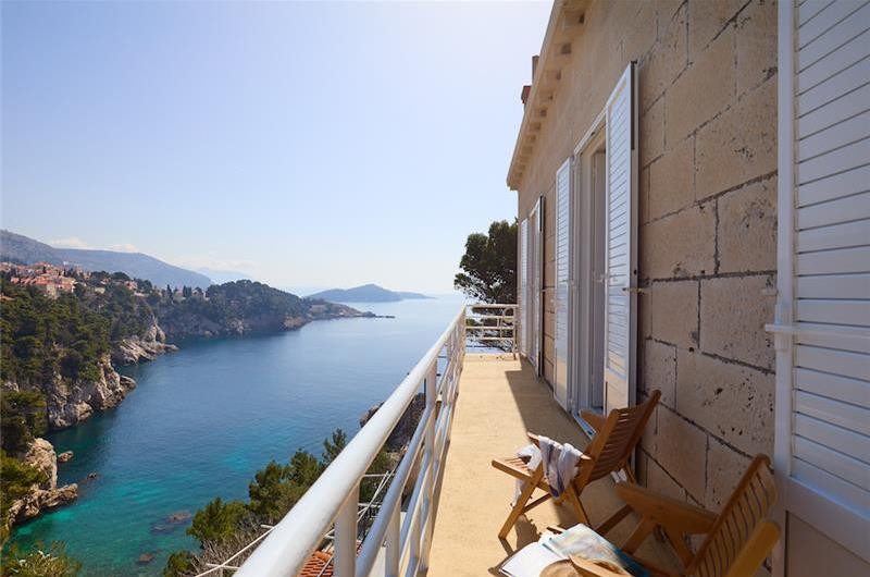 3 Bedroom Apartment in Dubrovnik with Balcony & Sea View, sleeps 6