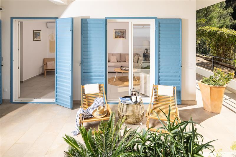 Beachfront villa in Hvar Town, photograph 5