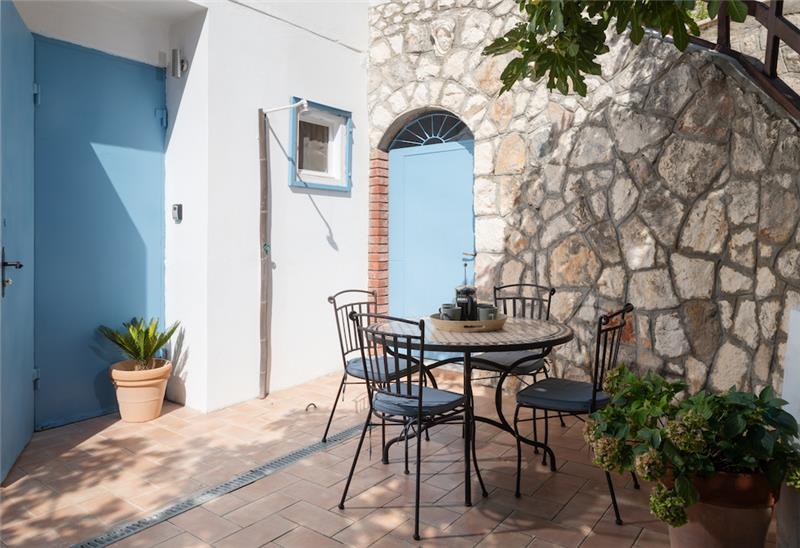 Beachfront villa in Hvar Town, photograph 10
