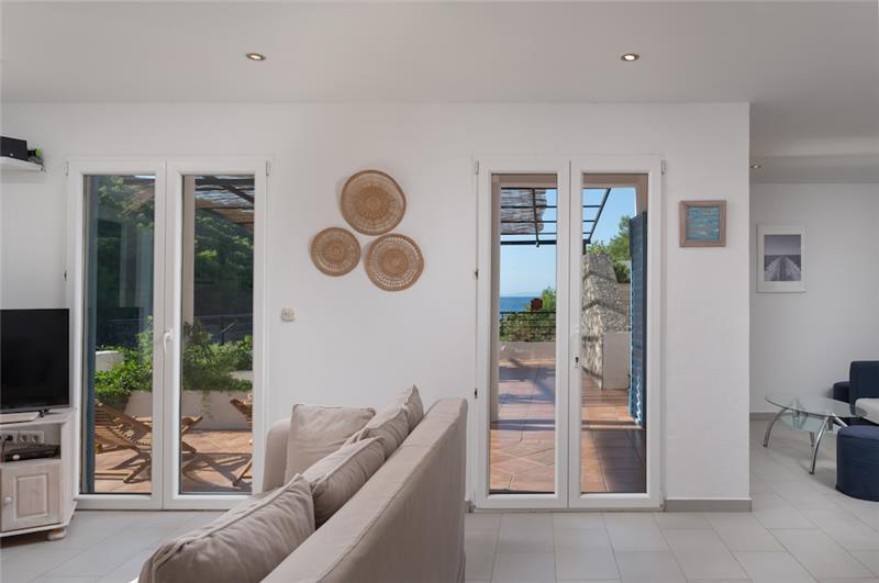 Beachfront villa in Hvar Town, photograph 28