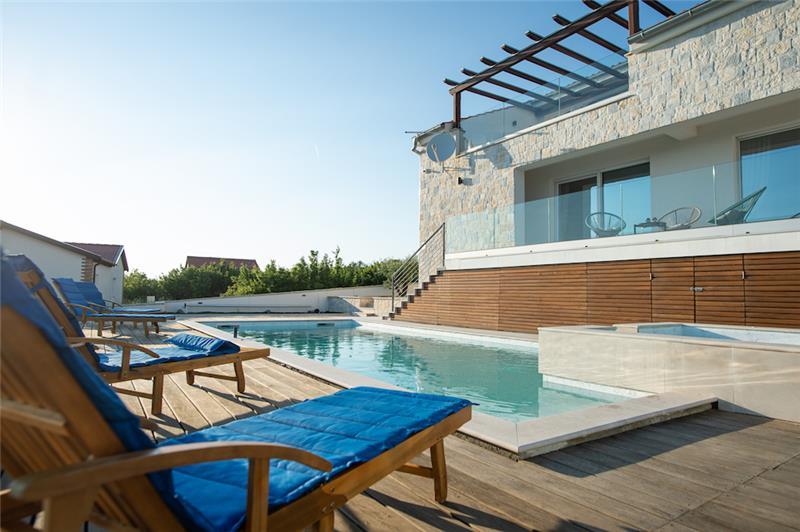 Sea-view villa in Zadar, photograph 2