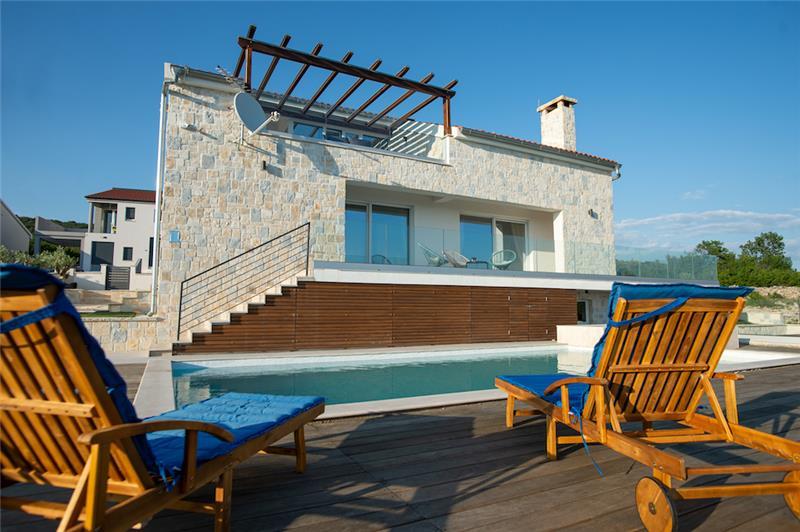 Sea-view villa in Zadar, photograph 1