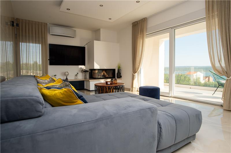 Sea-view villa in Zadar, photograph 15