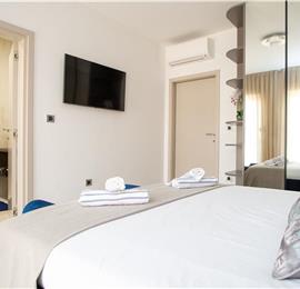4 bedroom villa with heated pool and sea view near Zadar sleeps 11-13