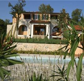 4 Villas with 2 Shared Pools near Rabac, Sleeps 38