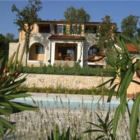 4 Villas with 2 Shared Pools near Rabac, Sleeps 38