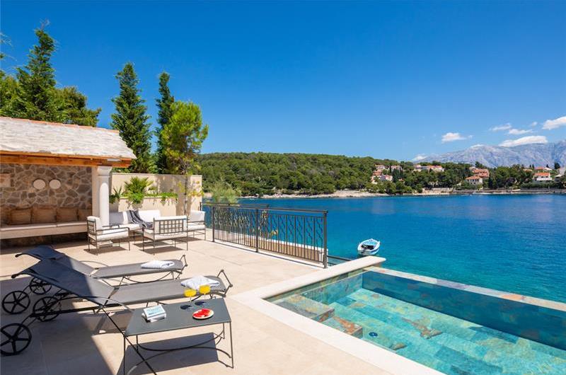 Luxury 4 Bedroom Brac Island Beach Front Villa With Heated Pool