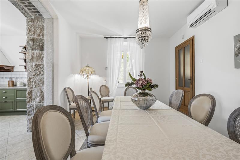 Sea-view villa in Split, photograph 19