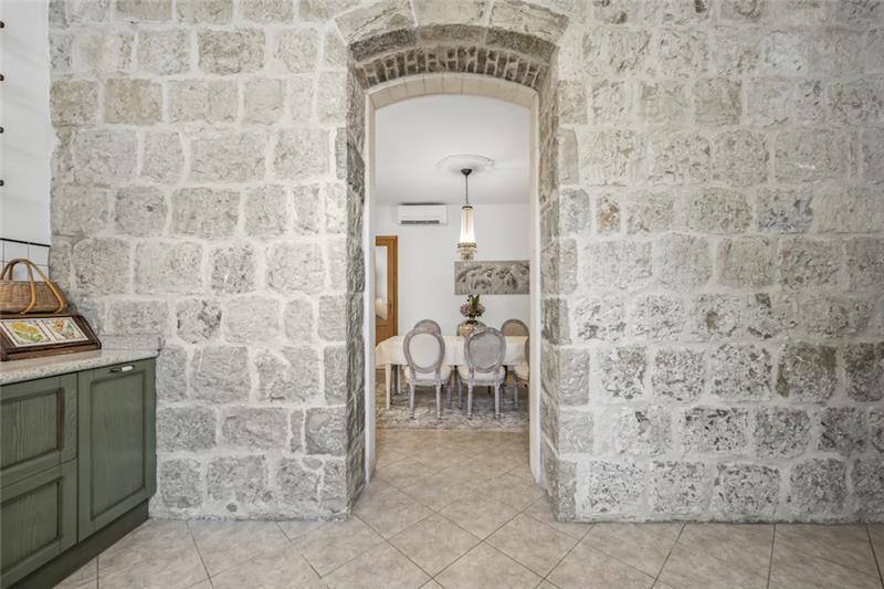 Sea-view villa in Split, photograph 18