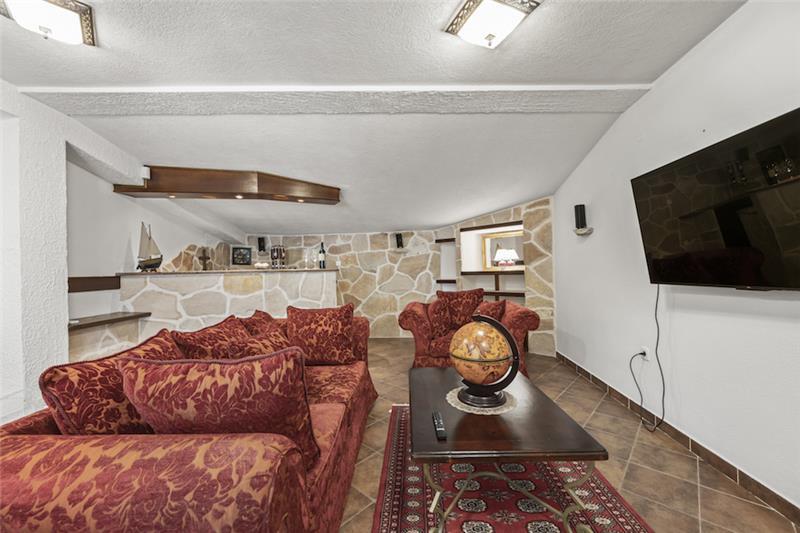 Sea-view villa in Split, photograph 12