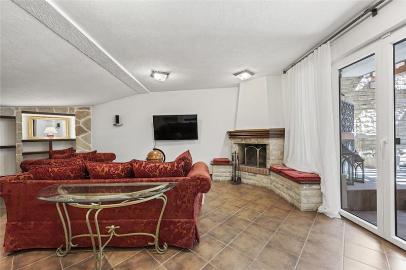 Sea-view villa in Split, photograph 14