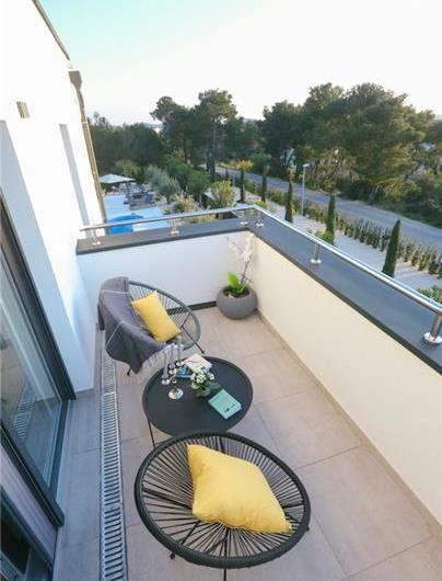 Three bedroom villa with heated pool and sea views near Trogir. Sleeps 6