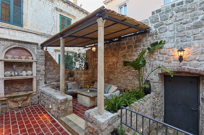 5 Bedroom Villa with Balcony & Terrace in Dubrovnik, sleeps 10