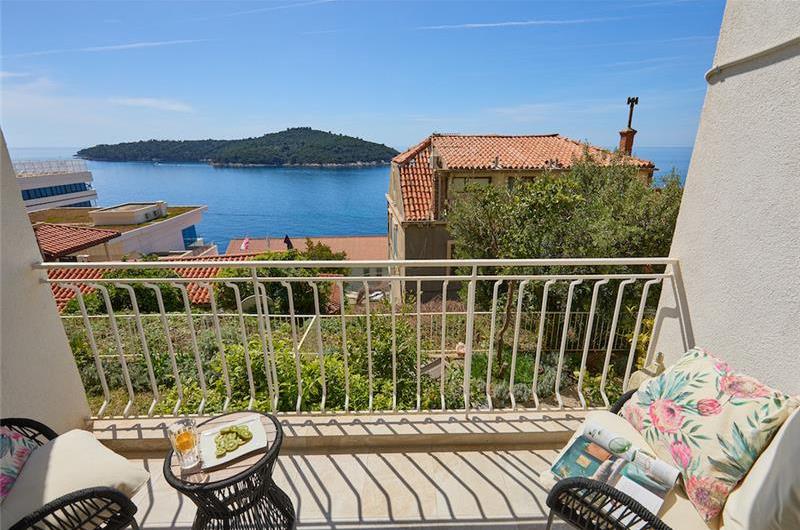 3 Bedroom Apartment with 2 Balconies near Dubrovnik Old Town, Sleeps 5-6