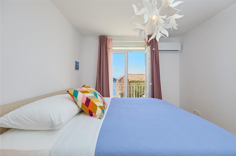 3 Bedroom Apartment with 2 Balconies near Dubrovnik Old Town, Sleeps 5-6