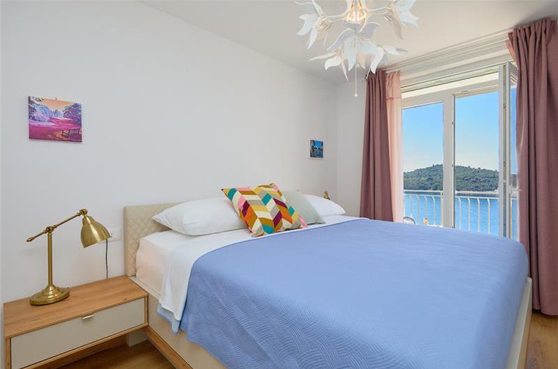 3 Bedroom Apartment with 2 Balconies near Dubrovnik Old Town, Sleeps 5-6