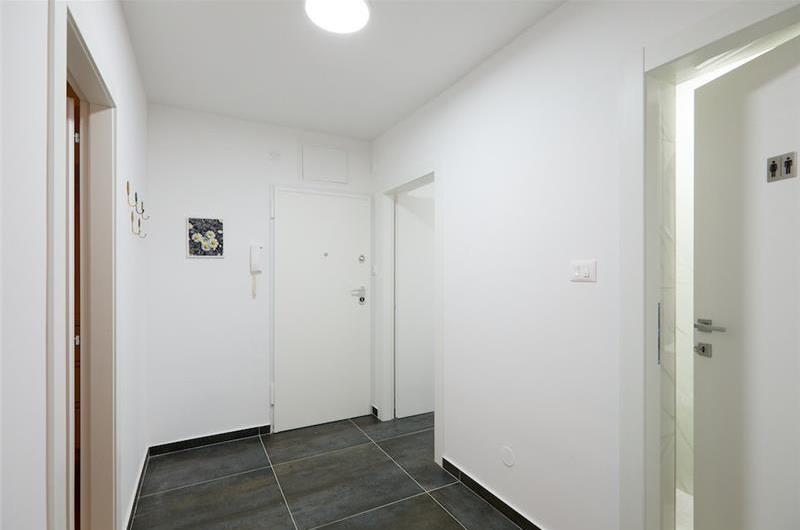 3 Bedroom Apartment with 2 Balconies near Dubrovnik Old Town, Sleeps 5-6